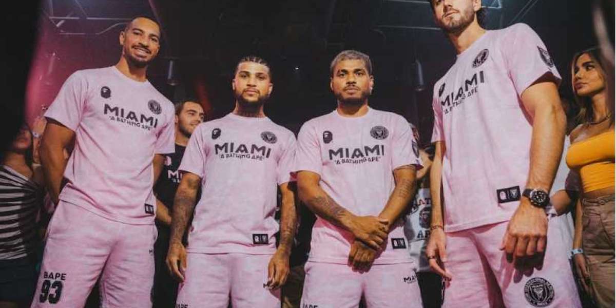 Adidas och Messi är inte ens med i matchen: Inter Miami x Bape off-pitch kit + samling avslöjas